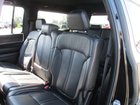 Used 2022 Jeep Wagoneer Series III image 21