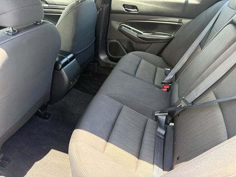 Used 2024 Nissan Altima 2.5 SV FWD image 26