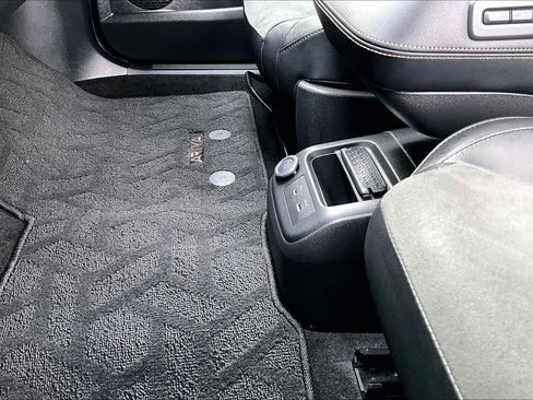 Used 2024 Nissan Ariya FWD image 15