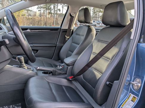 Used 2017 Volkswagen Jetta SEL image 17