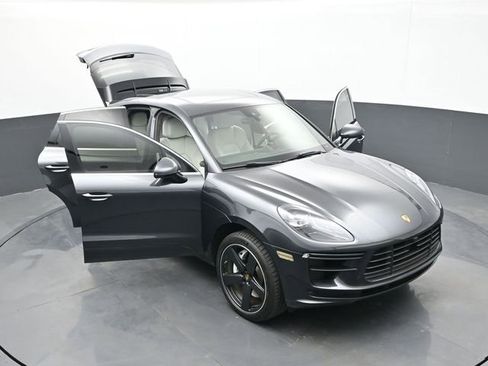 Certified 2021 Porsche Macan Turbo AWD/4WD image 32