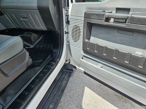 Used 2013 Ford F250 XL w/ PWR Equipment Group image 13