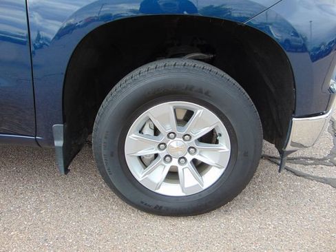 Used 2023 Chevrolet Silverado 1500 LT AWD/4WD image 26