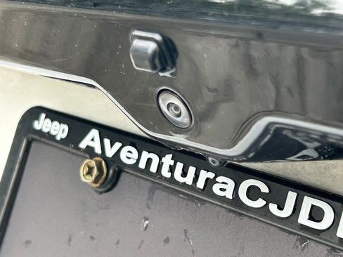 Used 2024 Jeep Wagoneer Series II w/ Flexible Seating Group image 38