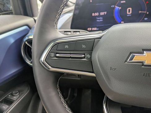 New 2025 Chevrolet Equinox EV LT w/ LPO, Blackout Package AWD/4WD image 15