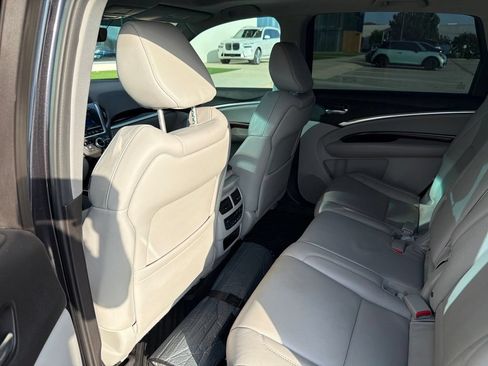 Used 2016 Acura MDX SH-AWD image 3