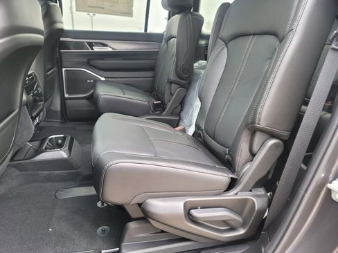 New 2026 Jeep Grand Wagoneer L image 19