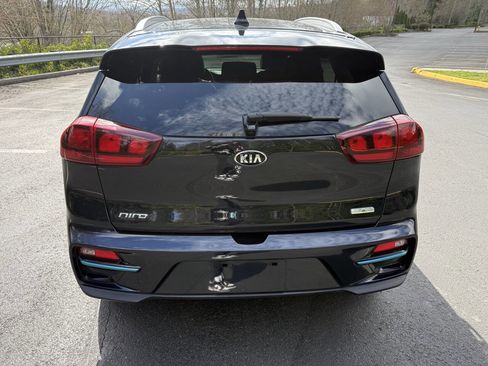Used 2020 Kia Niro EX w/ Cold Weather Package image 4