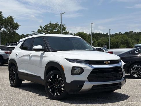Used 2023 Chevrolet TrailBlazer LT FWD image 33
