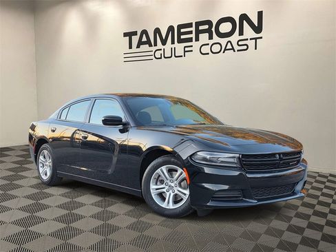 Used 2020 Dodge Charger SXT image 1