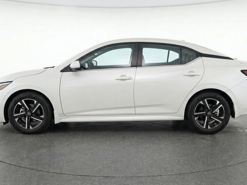 Used 2025 Nissan Sentra SV FWD image 5