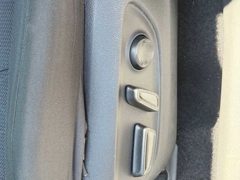 Used 2025 Toyota RAV4 XLE AWD/4WD image 9