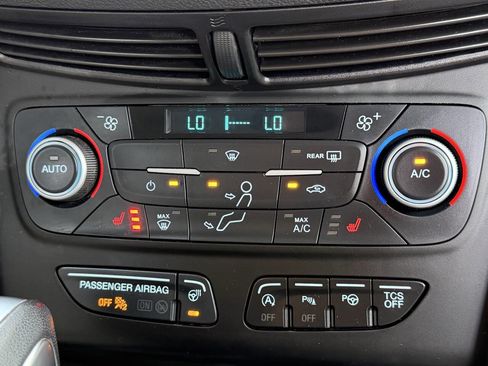 Used 2019 Ford Escape Titanium image 27