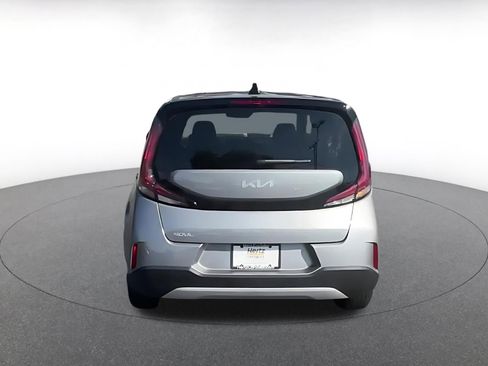 Used 2025 Kia Soul LX w/ LX Technology Package FWD image 10