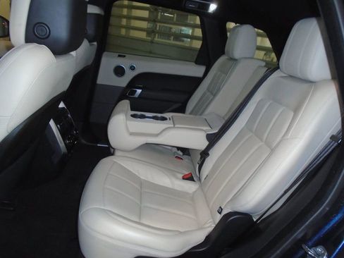 Used 2019 Land Rover Range Rover Sport HSE AWD/4WD image 41