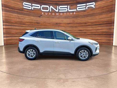 Used 2023 Ford Escape Active w/ Tech Pack #2 image 5