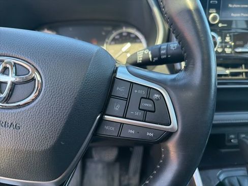 Used 2022 Toyota Highlander Limited image 24