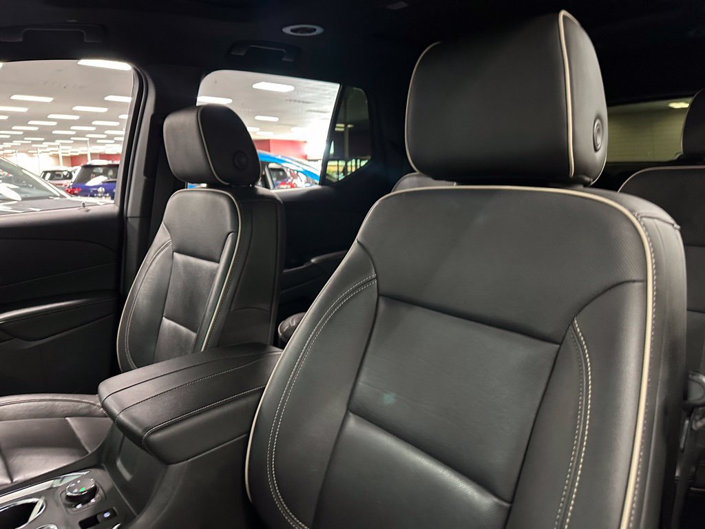 Used 2022 Chevrolet Traverse Premier w/ Redline Edition AWD/4WD image 17