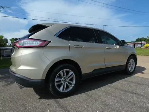 Used 2018 Ford Edge SEL FWD image 3