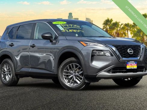 Used 2023 Nissan Rogue S image 2