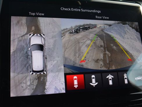 Used 2024 Jeep Grand Cherokee Overland w/ Advanced Protech Group III image 19