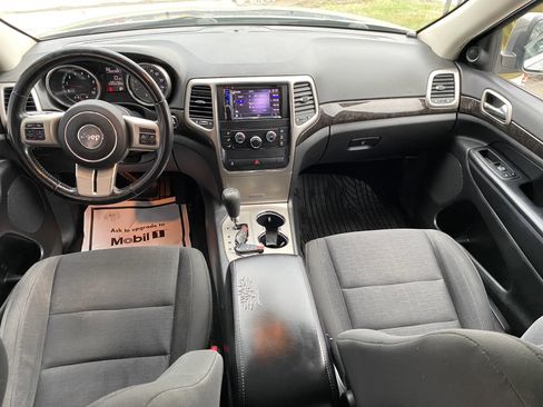 Used 2013 Jeep Grand Cherokee Laredo w/ Laredo E Group image 4