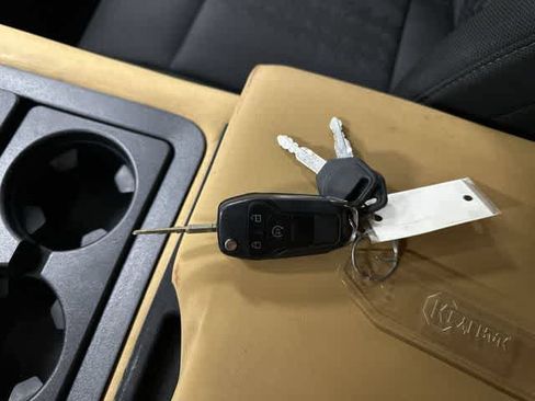 Used 2019 Ford F150 XLT w/ Equipment Group 302A Luxury AWD/4WD image 32
