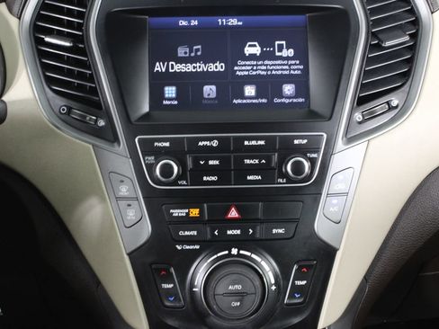 Used 2017 Hyundai Santa Fe Sport image 19