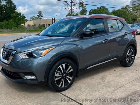 Used 2018 Nissan Kicks SR FWD image 1