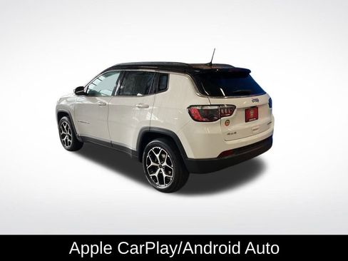 Used 2025 Jeep Compass Limited image 19