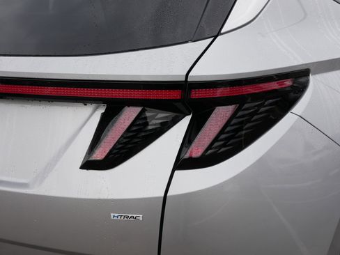 Certified 2025 Hyundai Tucson Limited image 17