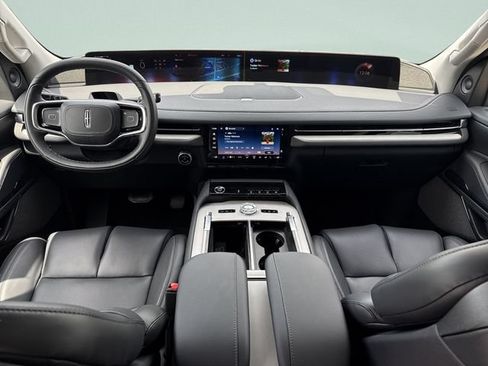 New 2027 Lincoln Navigator Reserve AWD/4WD image 21