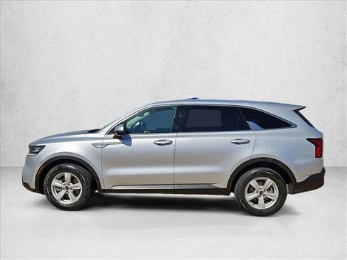 Used 2022 Kia Sorento LX image 7