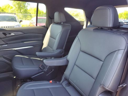 Certified 2024 Chevrolet Traverse LT w/ LPO, Floor Liner Package FWD image 28