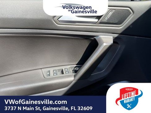 Used 2021 Volkswagen Tiguan SE FWD image 17