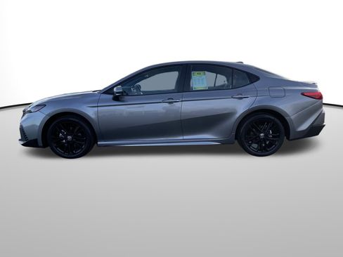 Certified 2025 Toyota Camry SE image 9