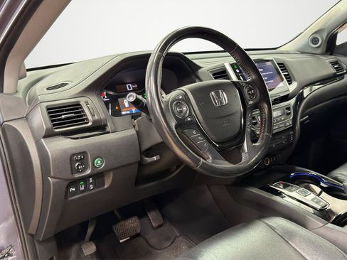 Used 2016 Honda Pilot Touring image 13
