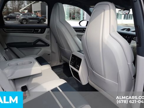 Used 2023 Porsche Cayenne S Platinum w/ Assistance Package image 27