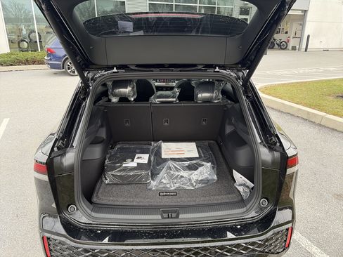 New 2026 Volkswagen Tiguan SE R-Line AWD/4WD image 19