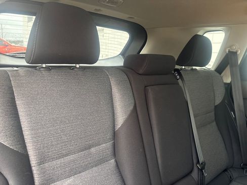 Used 2023 Nissan Rogue SV image 27