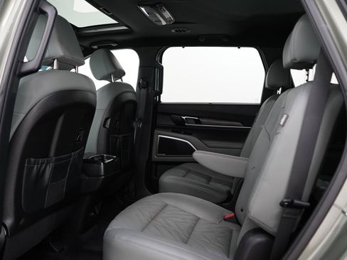 Used 2024 Kia Telluride EX X-Line AWD/4WD image 19