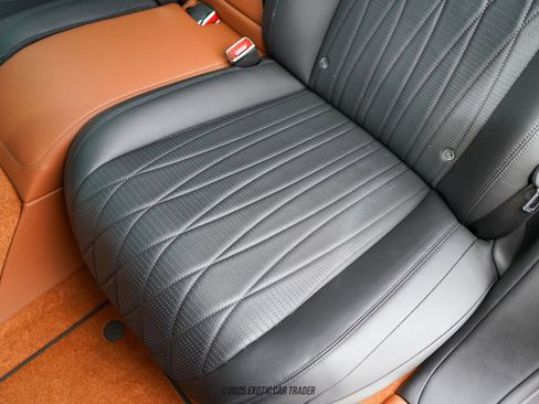 Used 2022 Bentley Flying Spur Plug-In Hybrid image 52