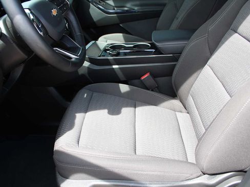 Used 2026 Chevrolet Equinox LT FWD image 23