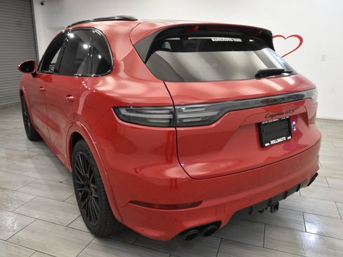 Used 2021 Porsche Cayenne GTS image 3