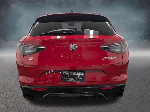Used 2024 Alfa Romeo Stelvio Veloce AWD/4WD image 5