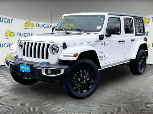Used 2022 Jeep Wrangler Unlimited Sahara w/ Cold Weather Group image 3