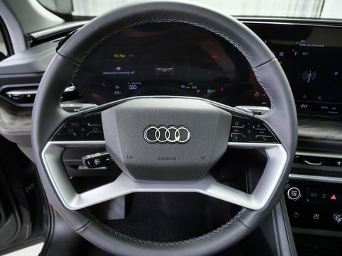 Used 2025 Audi Q5 Premium w/ Convenience Package AWD/4WD image 22