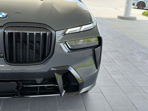 Used 2026 BMW X7 xDrive40i w/ M Sport Package image 4