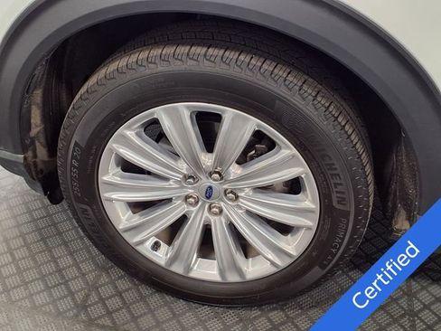 Certified 2024 Ford Explorer Limited w/ Limited Technology Package AWD/4WD image 32