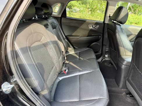 Used 2021 Hyundai Kona Limited w/ Cargo Package FWD image 18